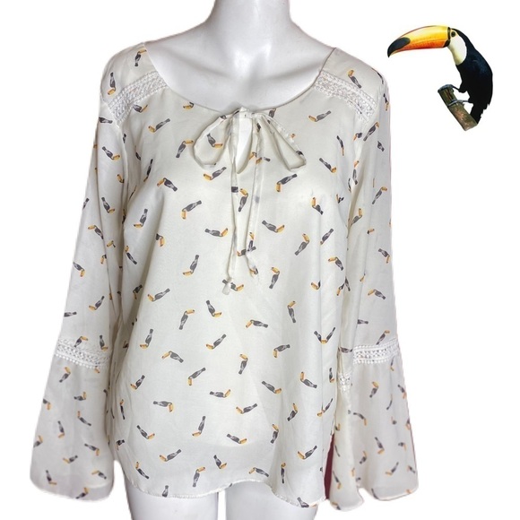 Toucan Blouse with Bell Sleeves - Picture 7 of 10